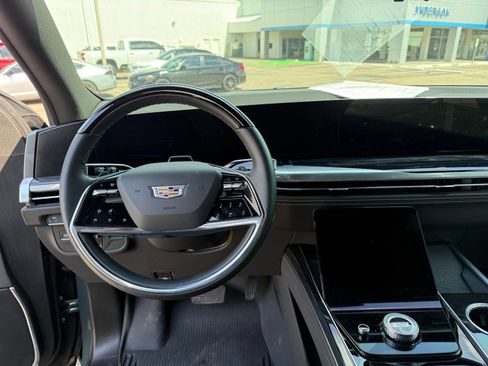 Used 2025 Cadillac Escalade Sport w/ LPO, Floor Liner Package AWD/4WD image 19