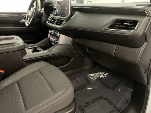 Used 2022 GMC Yukon SLE w/ Gmc Pro Safety Plus Package AWD/4WD image 21