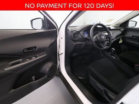 New 2025 Nissan Kicks Play S image 6