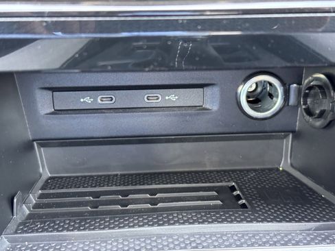 New 2025 Volkswagen Taos SE image 21