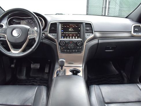 Used 2017 Jeep Grand Cherokee Limited w/ Luxury Group II AWD/4WD image 13