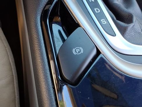 Used 2013 Ford Fusion SE FWD image 9