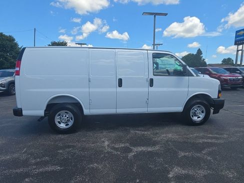 New 2026 Chevrolet Express 2500 w/ Driver Convenience Package RWD image 9