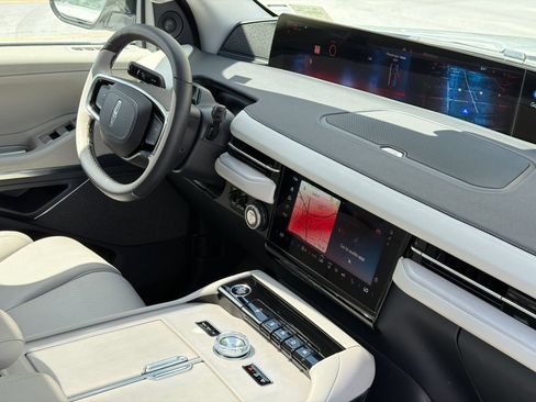 New 2026 Lincoln Navigator Reserve AWD/4WD image 11