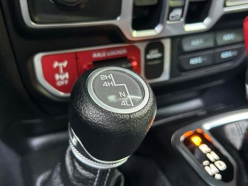 Certified 2025 Jeep Gladiator Willys image 44