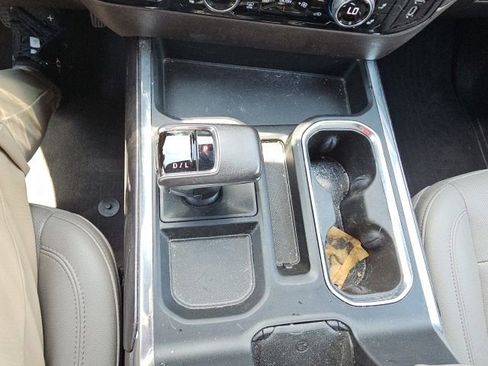 Used 2022 Chevrolet Silverado 1500 LTZ AWD/4WD image 20
