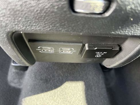 Certified 2022 Jeep Cherokee Limited image 11