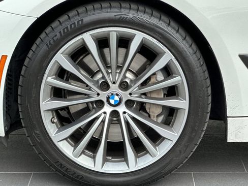 Used 2023 BMW 530i w/ Convenience Package RWD image 31