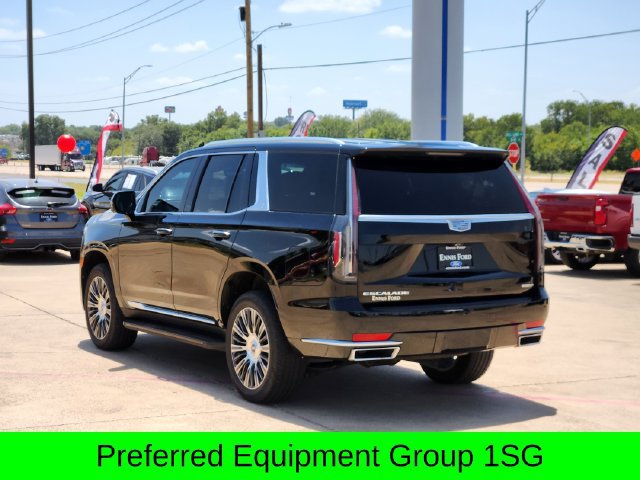 Used 2021 Cadillac Escalade Premium Luxury Platinum w/ Heavy-Duty Trailer Package AWD/4WD image 4