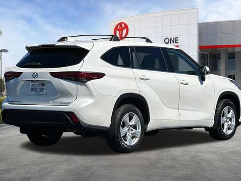 Certified 2020 Toyota Highlander LE AWD/4WD image 5