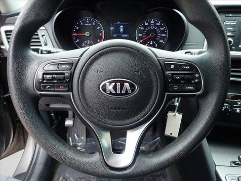 Used 2016 Kia Optima LX FWD image 11