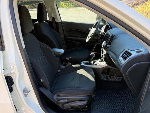 Used 2021 Jeep Compass Sport w/ Cold Weather Group image 17