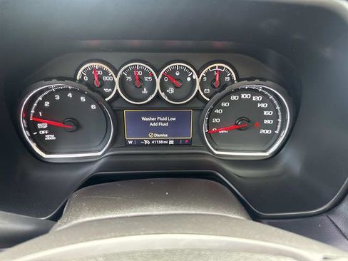 Used 2021 Chevrolet Suburban RST w/ Luxury Package image 18