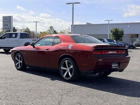 Used 2014 Dodge Challenger SXT image 21