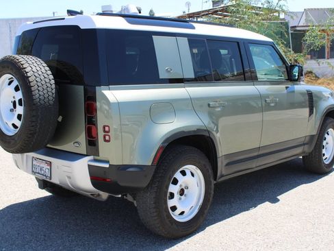 Used 2022 Land Rover Defender 110 S AWD/4WD image 4