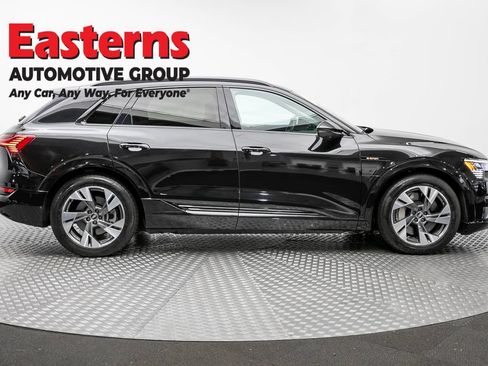 Used 2021 Audi e-tron Premium w/ Convenience Plus Package AWD/4WD image 4