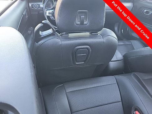 Used 2021 Ford Mustang Premium image 33