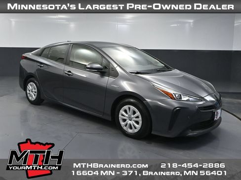Used 2022 Toyota Prius LE FWD image 1