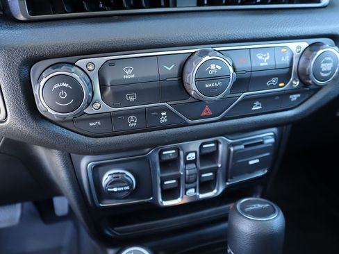 New 2026 Jeep Gladiator Sport AWD/4WD image 7
