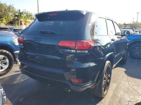 Used 2019 Jeep Grand Cherokee Altitude image 3