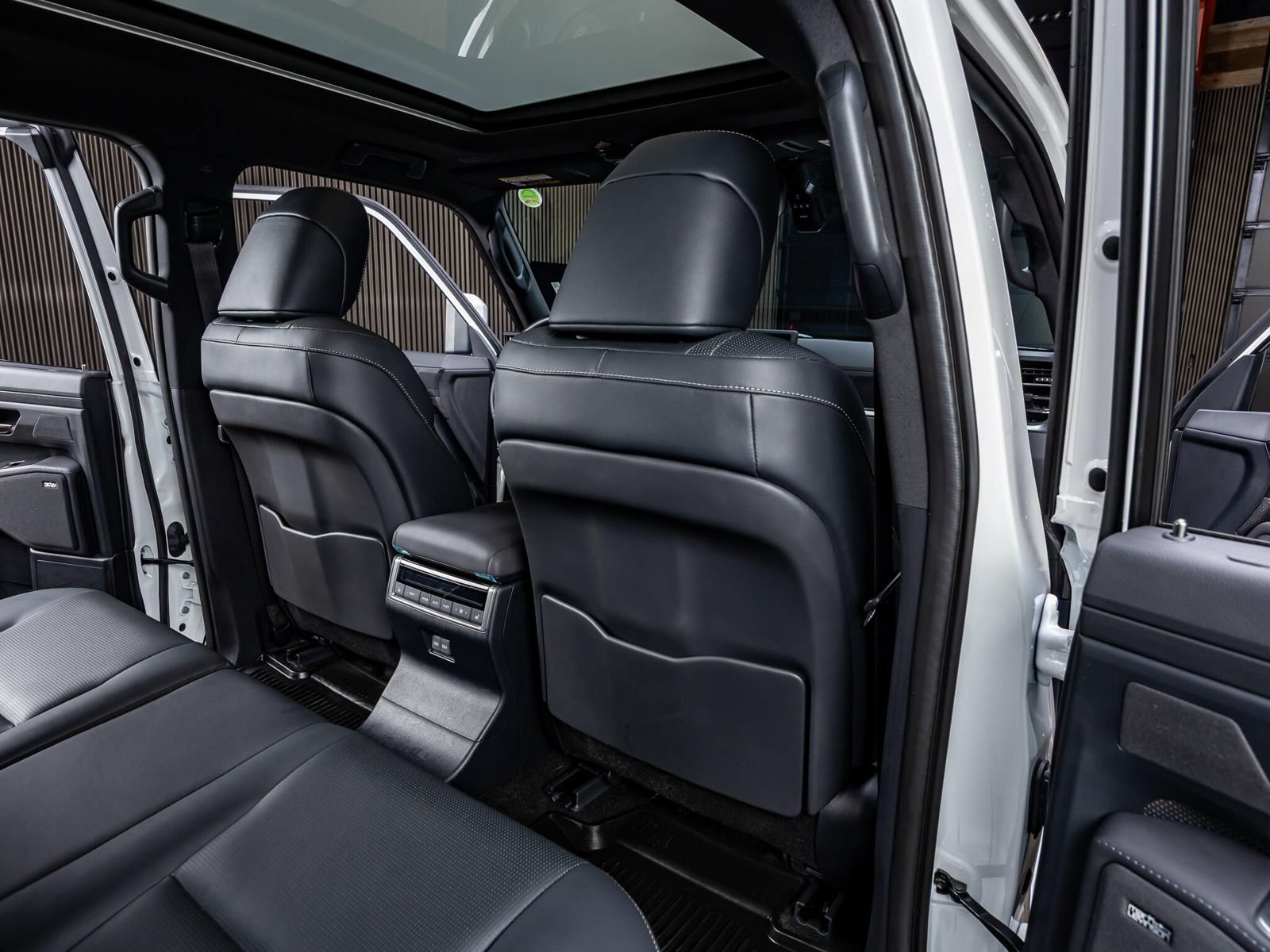 Used 2025 Lexus GX 550 w/ Accessory Package (31) AWD/4WD image 33