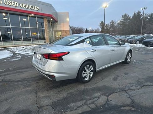 Used 2024 Nissan Altima 2.5 S image 31