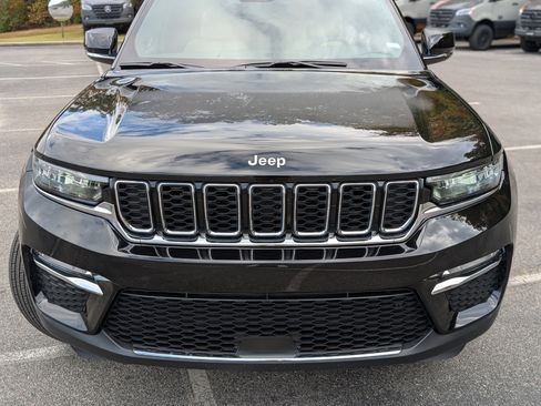 Used 2025 Jeep Grand Cherokee Limited image 12