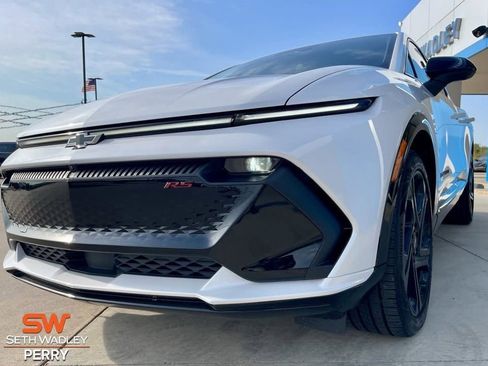 New 2025 Chevrolet Equinox EV RS image 9