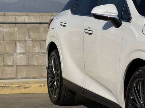 New 2026 Lexus RX 450h RX 450h+ Luxury image 5