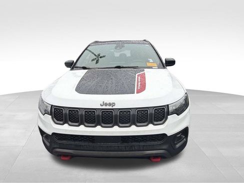Used 2023 Jeep Compass Trailhawk AWD/4WD image 6