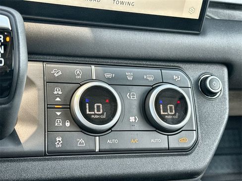 Used 2025 Land Rover Defender 110 S image 26