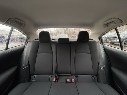 Used 2025 Toyota Corolla LE image 28