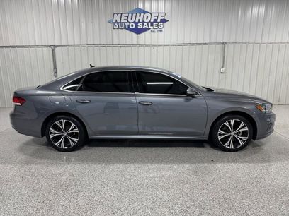 Used 2022 Volkswagen Passat 2.0T SE