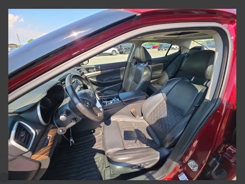 Used 2016 Nissan Maxima Platinum FWD image 9