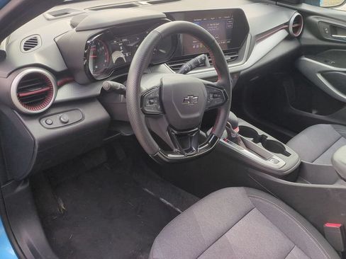 Used 2025 Chevrolet Trax RS w/ Driver Confidence Package FWD image 13
