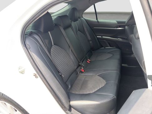 Used 2019 Toyota Camry SE FWD image 18