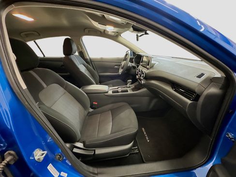 Used 2025 Nissan Sentra SV image 31