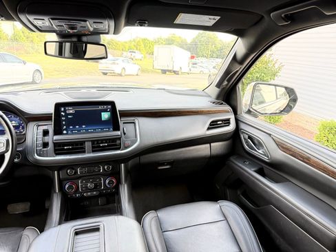 Used 2023 Chevrolet Suburban Premier RWD image 33