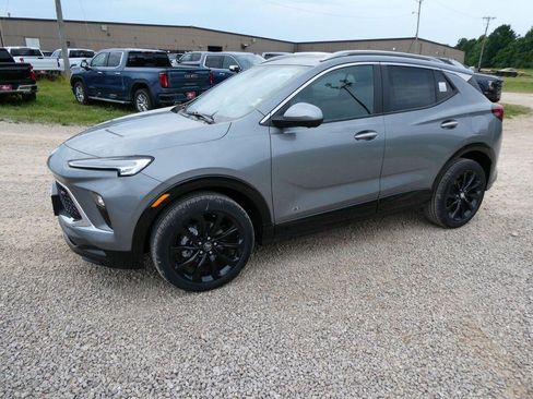 New 2026 Buick Encore GX Sport Touring w/ Advanced Technology Package AWD/4WD image 8