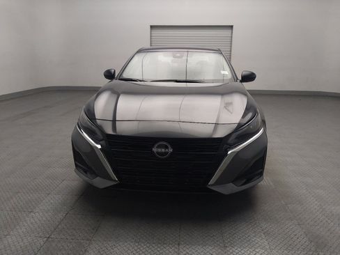 Used 2025 Nissan Altima 2.5 SV FWD image 15