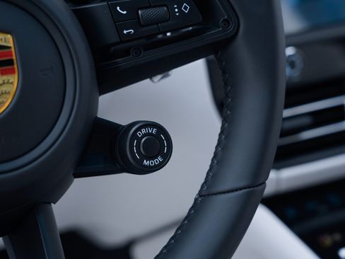 Certified 2026 Porsche Macan S AWD/4WD image 28