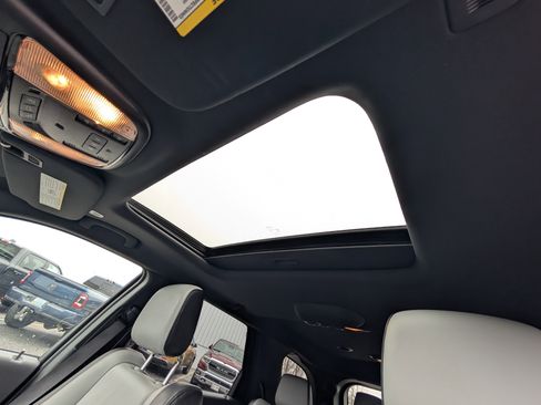 Used 2024 Dodge Durango R/T image 32