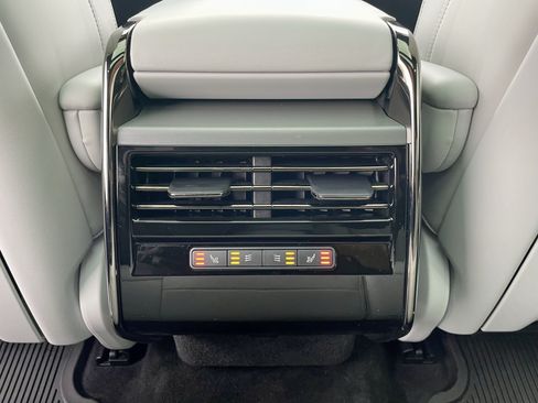 Used 2025 Land Rover Range Rover Sport SE AWD/4WD image 26