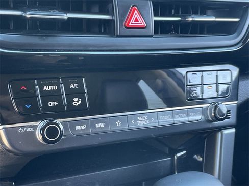 Certified 2024 Kia Seltos S image 27