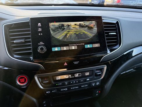 Certified 2025 Honda Passport Black Edition image 8