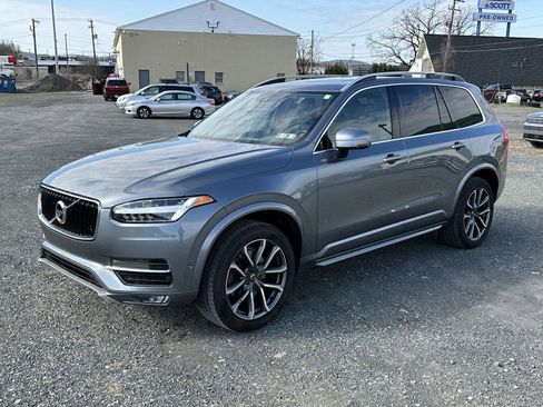 Used 2018 Volvo XC90 T5 Momentum w/ Convenience Package image 4