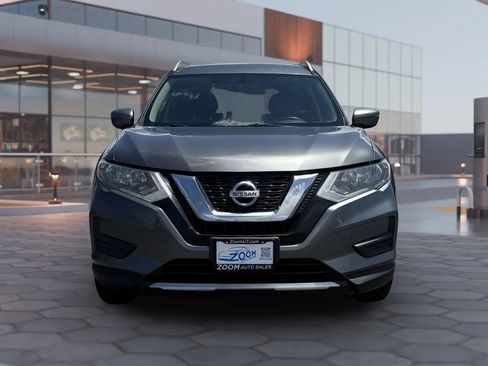 Used 2017 Nissan Rogue SV AWD/4WD image 2