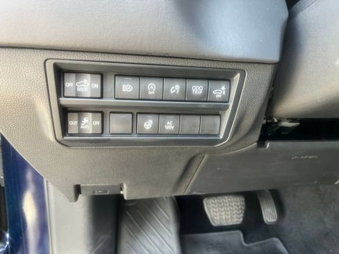 Used 2022 Toyota Tundra Platinum w/ Advanced Package AWD/4WD image 17
