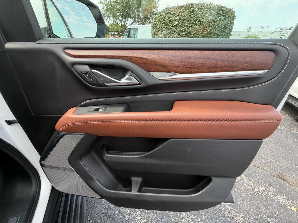 Certified 2023 GMC Yukon Denali Ultimate AWD/4WD image 24