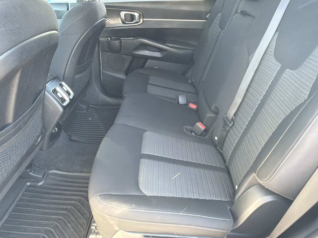 Used 2026 Kia Sorento LX FWD image 18